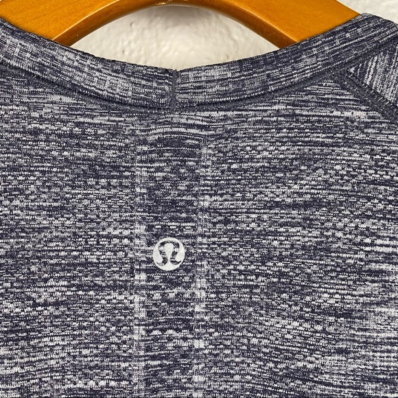 Lululemon Swiftly Tech Short Sleeve Heathered Cadet Blue size 8 - Picture 8 of 12
